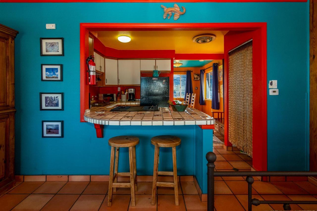 Chuck'S Cabin In A Joshua Tree Community Туэнтинайн-Палмс Экстерьер фото