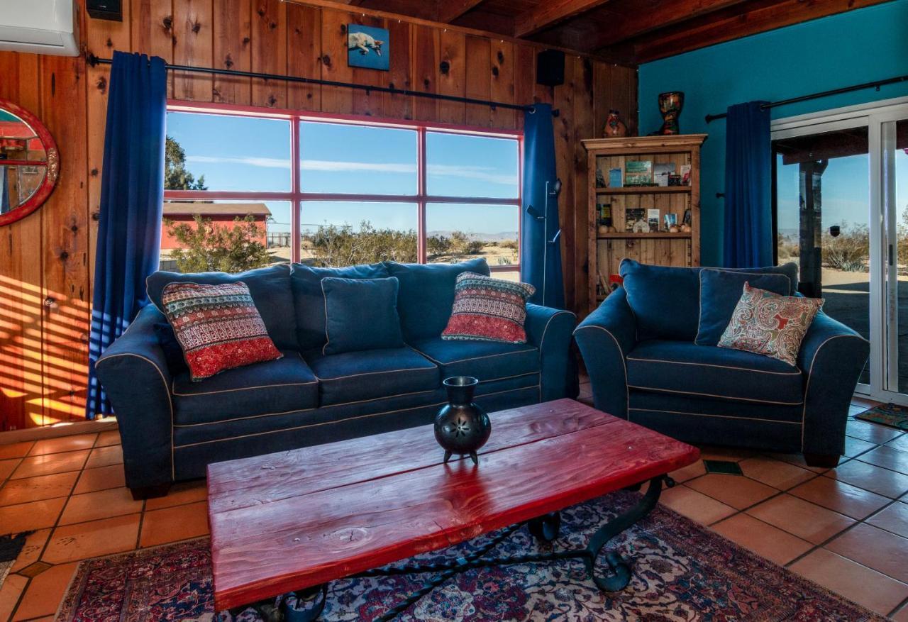 Chuck'S Cabin In A Joshua Tree Community Туэнтинайн-Палмс Экстерьер фото
