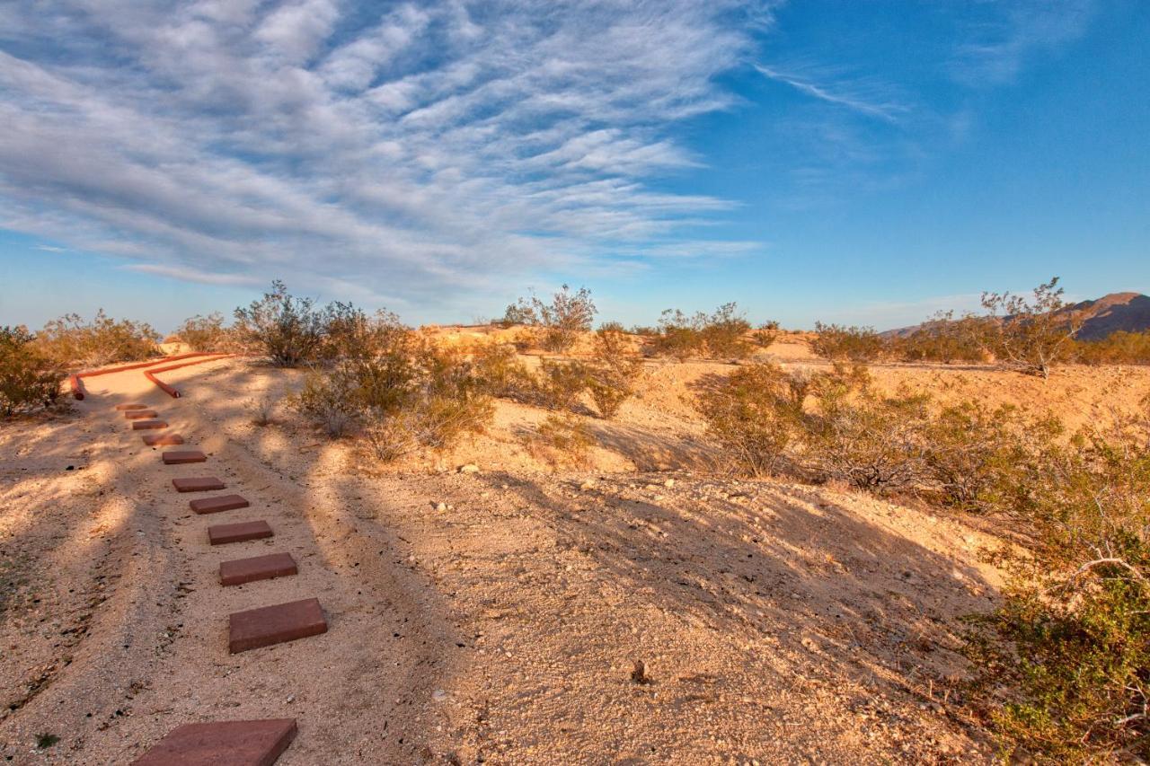 Chuck'S Cabin In A Joshua Tree Community Туэнтинайн-Палмс Экстерьер фото